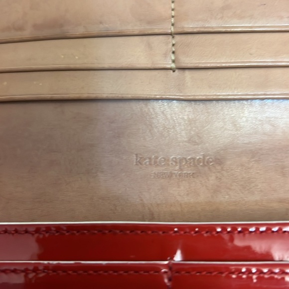KATE SPADE RED PATENT LEATHER WALLET - Picture 4 of 12